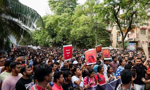 Striking Indian doctors defy court over rape protests