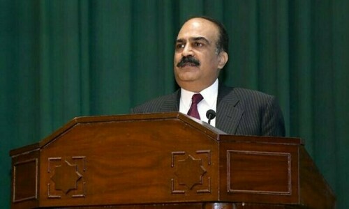 LHC reinstates army general as Nadra chairman LHC reinstates army general as Nadra chairman