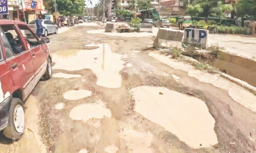 CLICK ignores mayor&rsquo;s concerns over washed-away Karachi roads