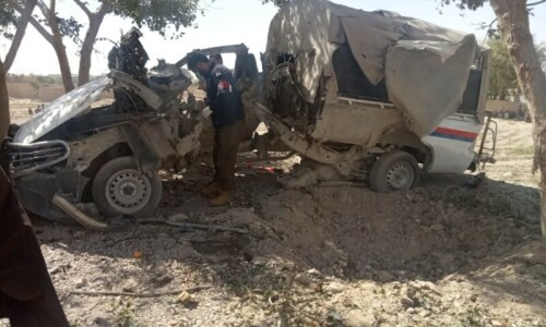 2 policemen martyred, 1 injured in bomb blast near Quetta 2 policemen martyred, 1 injured in bomb blast near Quetta