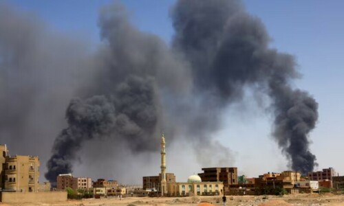 Heavy fighting shakes Sudan&rsquo;s besieged city