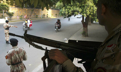 Rangers man shot dead by dacoits in Nawabshah