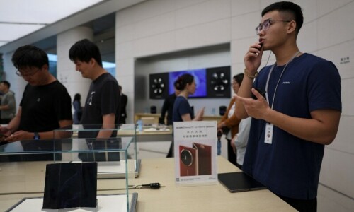 Huawei’s $2,800 phone launch disappoints amid supply concerns Huawei’s $2,800 phone launch disappoints amid supply concerns