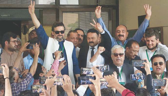 SC gives PTI its groove back SC gives PTI its groove back