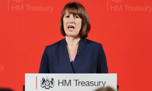 Britain&rsquo;s debt  hits 100pc of economic output