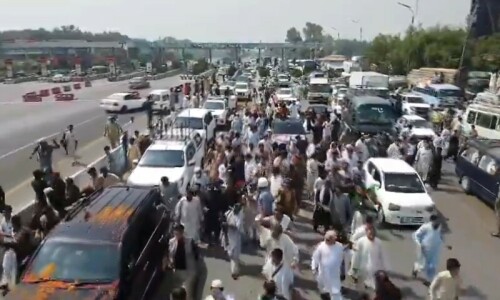 PTI leaders make their way to Lahore for political power show