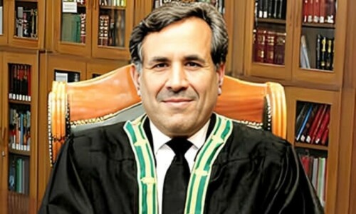 Lawyer&rsquo;s licence revoked for &lsquo;locking in&rsquo; judge