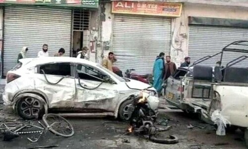 12 hurt as bomb targets police van in Quetta
