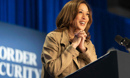 Kamala vows migration crackdown, reform as she finally visits border Kamala vows migration crackdown, reform as she finally visits border