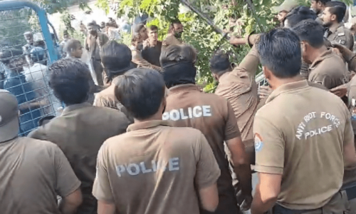 Punjab govt takes notice as police clash with visually impaired protesters in Lahore Punjab govt takes notice as police clash with visually impaired protesters in Lahore