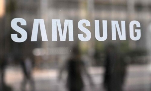 Samsung issues rare apology for poor results in tech &lsquo;crisis&rsquo;