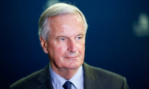 New French PM survives no-trust move