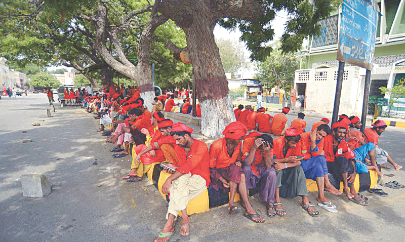 Mercury soars to 39&deg;C as Karachi braces for hot spell