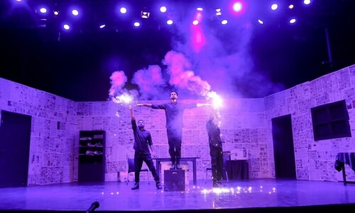 Review: Play V-Gen &ndash; Error 404: Not Found is a case of Artificial Intelligence versus Pakistani intelligence