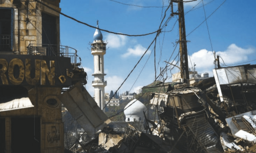 Israeli tanks burst through gates of UN base in Lebanon