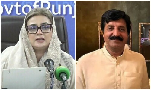 Azma warns Punjab governor against interfering in administration Azma warns Punjab governor against interfering in administration