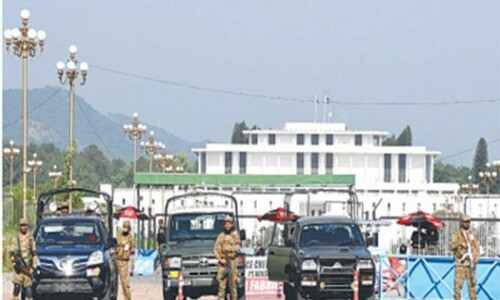 Commercial centres &lsquo;forcefully&rsquo; closed, traders detained on resistance in capital
