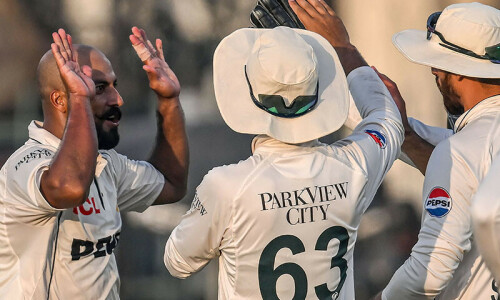 England 239-6 in second Test after Sajid strikes for Pakistan England 239-6 in second Test after Sajid strikes for Pakistan