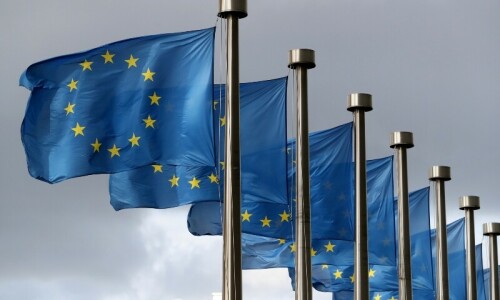 EU looks for new allies, holds first summit with GCC