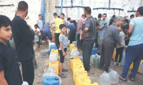 28 killed in Israeli strike on Gaza school-turned-shelter 28 killed in Israeli strike on Gaza school-turned-shelter