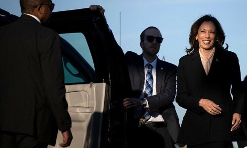 Group of American-Muslims announces support for Kamala, Walz