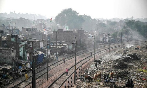 New Delhi chokes as ‘hazardous’ air pollution returns New Delhi chokes as ‘hazardous’ air pollution returns
