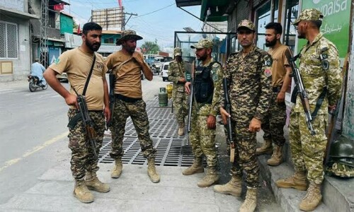 GB tightens security for Chinese nationals