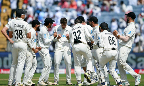India teetering on 178-7 at tea chasing 359 for win over New Zealand