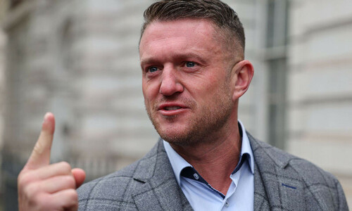 UK anti-Islam activist ‘Tommy Robinson’ jailed for breaching injunction UK anti-Islam activist ‘Tommy Robinson’ jailed for breaching injunction