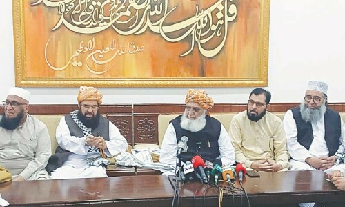 Amid talk of another ‘tweak’, JUI-F calls meeting of top leaders Amid talk of another ‘tweak’, JUI-F calls meeting of top leaders