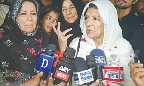 Imran will never cut any deal, says Aleema Imran will never cut any deal, says Aleema