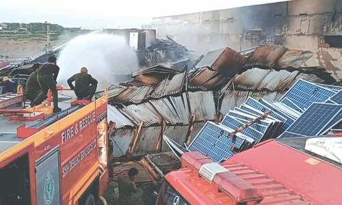 Massive fire engulfs solar panel, cosmetics warehouses in Karachi