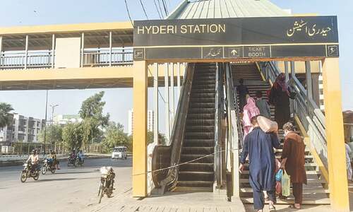 Inoperative escalators, lifts force Karachi Green Line users to take stairs Inoperative escalators, lifts force Karachi Green Line users to take stairs