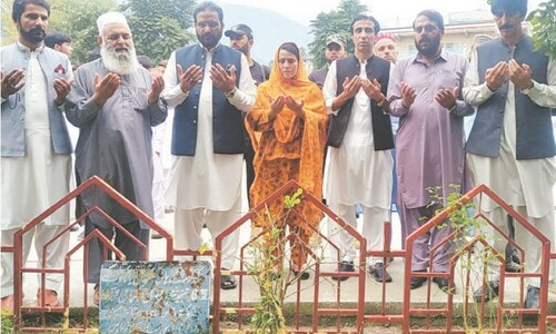 Tears, agony mark anniversary of devastating 2005 quake Tears, agony mark anniversary of devastating 2005 quake
