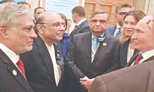 Zardari, Putin discuss bilateral ties at Turkmen forum Zardari, Putin discuss bilateral ties at Turkmen forum