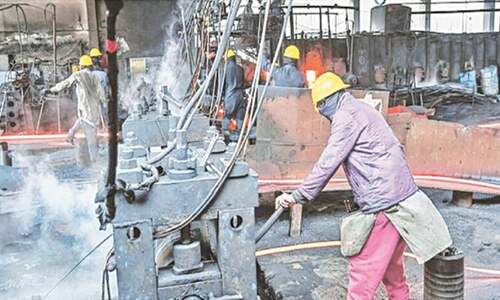 Big industry output falls 2.7 per cent in August