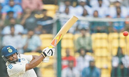 New Zealand chasing scanty target despite Sarfaraz, Pant heroics