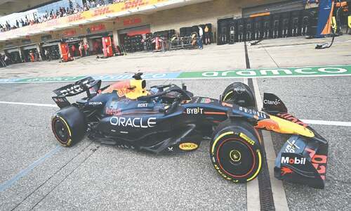 Verstappen takes pole for Austin sprint race