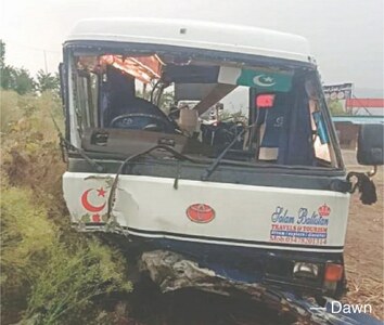 Five die as coach overturns on Hazara Expressway