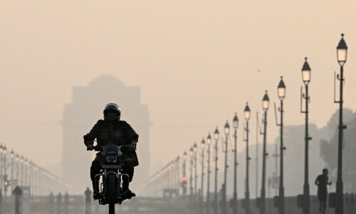 New Delhi chokes in smog after firework ban flouted New Delhi chokes in smog after firework ban flouted