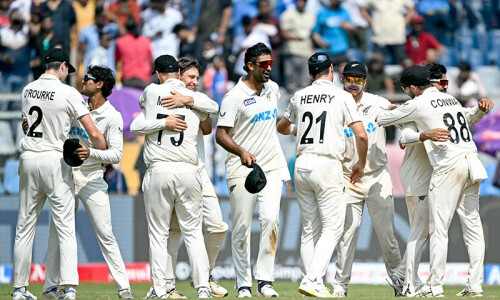 New Zealand beat India in third test to complete famous 3-0 sweep New Zealand beat India in third test to complete famous 3-0 sweep