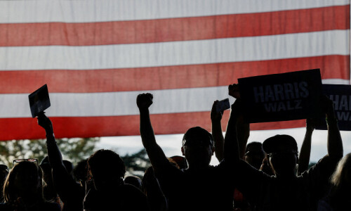 Rivals race to tape as US election heads to photo finish