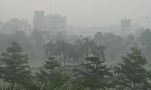 Lahore continues to grapple with smog Lahore continues to grapple with smog