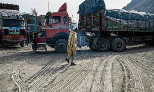 Truckers threaten to block Balochistan highways against attacks on vehicles Truckers threaten to block Balochistan highways against attacks on vehicles