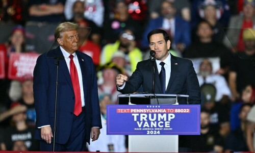 Trump banks on hardliners for key cabinet jobs Trump banks on hardliners for key cabinet jobs