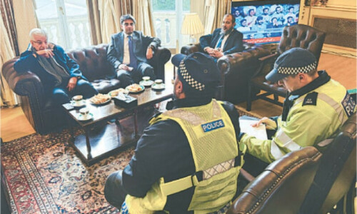 Khawaja Asif reports threats, harassment to London police