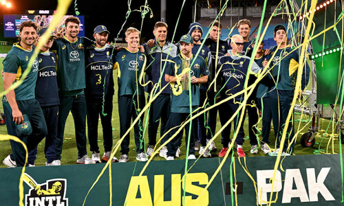 Stoinis lets rip as Australia crush Pakistan for T20 series whitewash