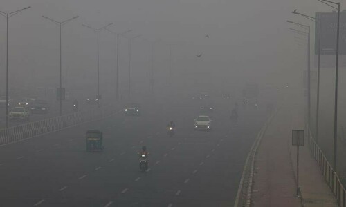 Delhi shuts schools as &lsquo;death trap&rsquo; smog chokes megapolis