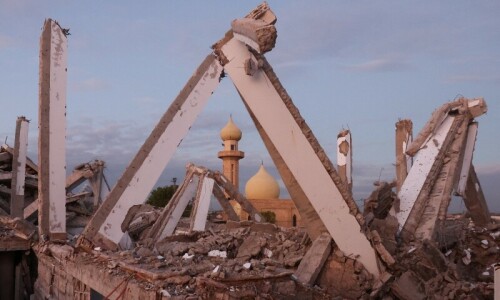 Israel already violating ceasefire with strikes on south Lebanon