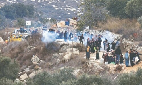 Israel steps up bombing, kills 26 in Gaza